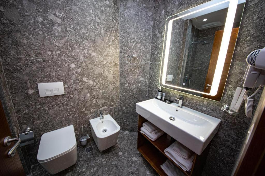 Center Hotel 3*