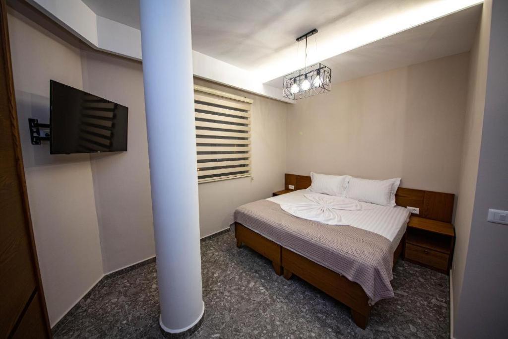 Hotel Center Ksamil