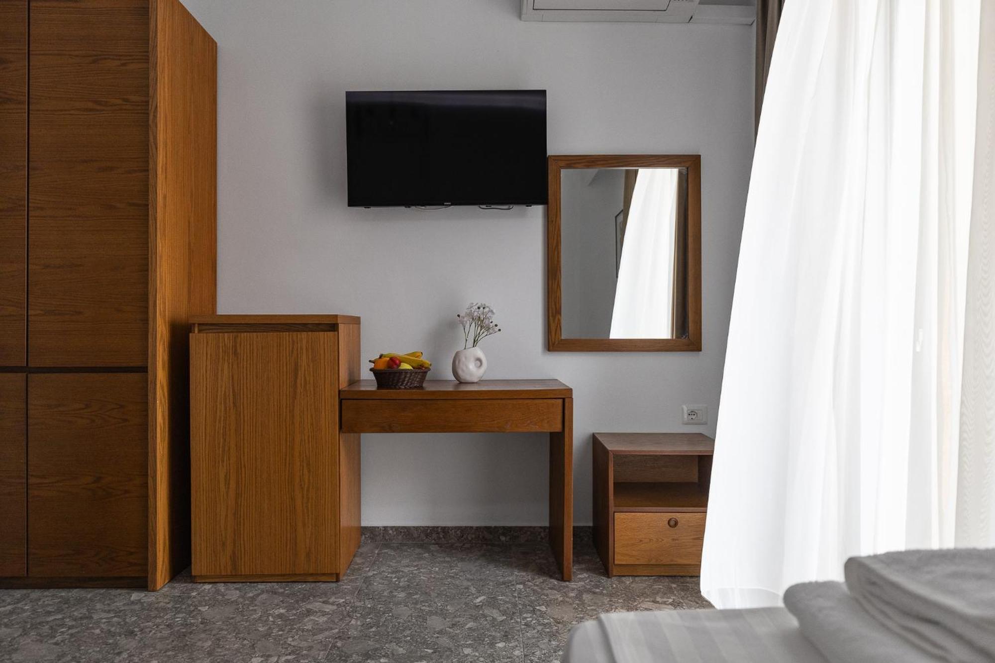 Hotel Center Ksamil