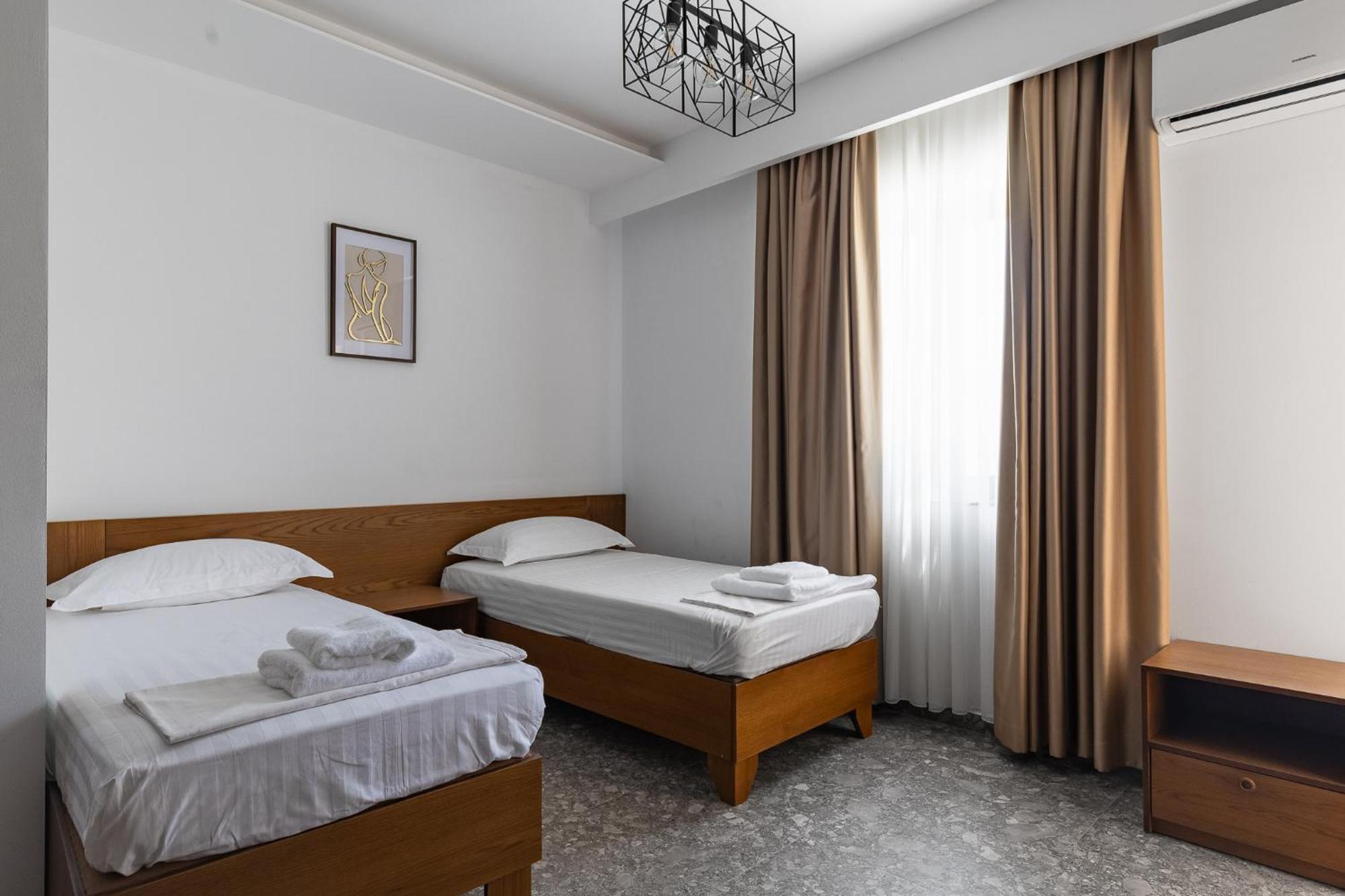 Hotel Center Ksamil